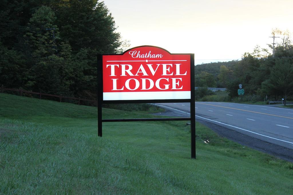 Chatham Travel Lodge Old Chatham Exterior photo